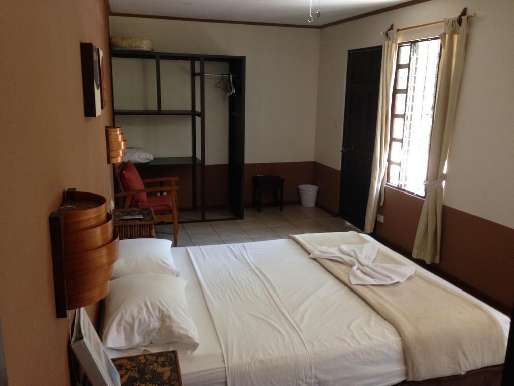 Dushi Vida Country Inn Alajuela Quarto foto